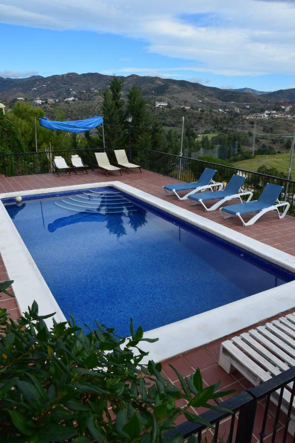 Apartamento-Estudio En Villa Con Piscina Malaga Bagian luar foto